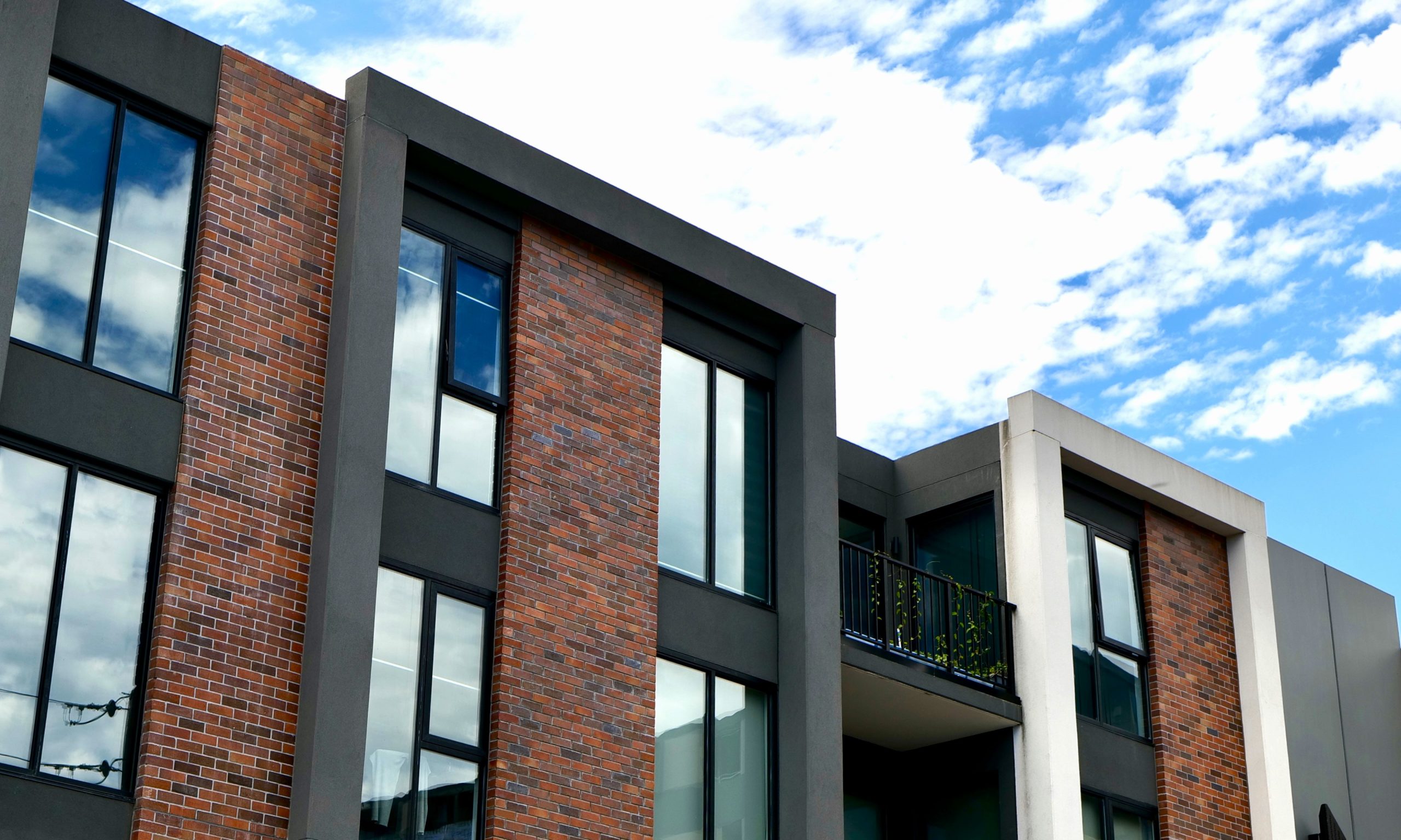 LONGHOUSE LYNCH ST HAWTHORN | Form Brick | Brick Inlay System